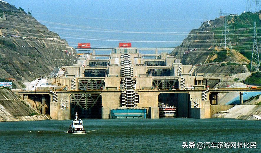 ：880元/人三峡襄阳精华四日游