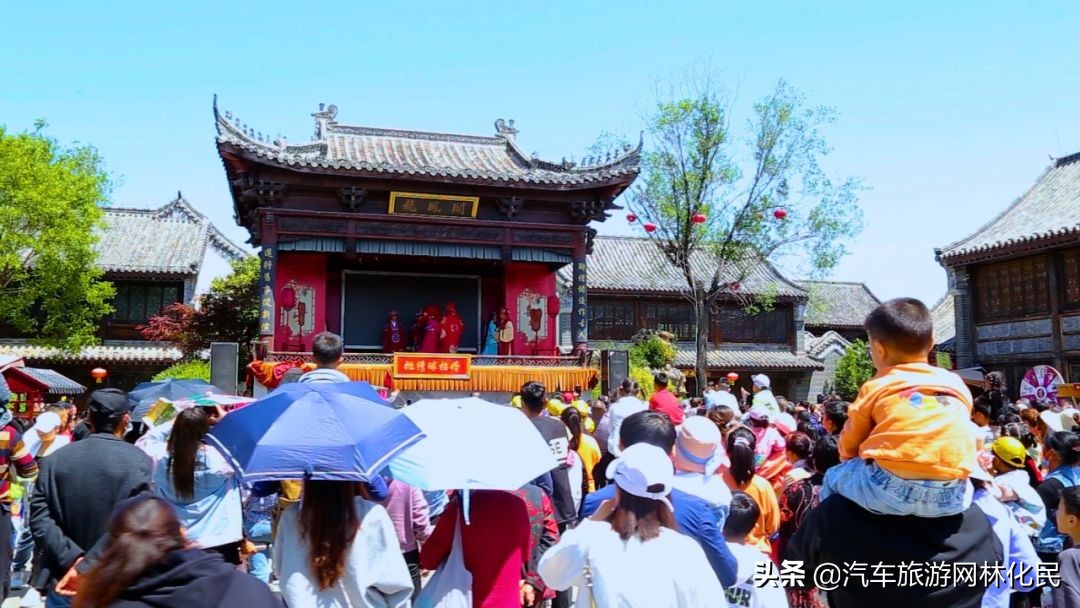 “五一”乐翻天，龙园景区游人如织，秩序井然