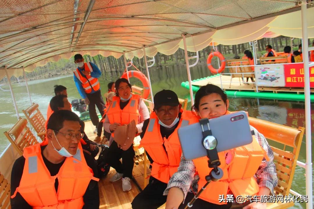 关注汽车旅游网公众号，免费游利山涧