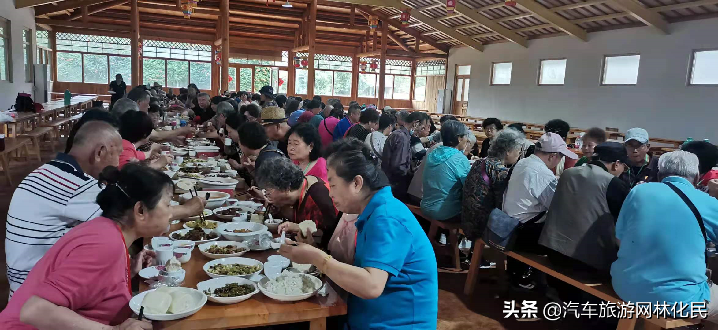 日照竹洞天风景区侗族特色美食—“百家宴”