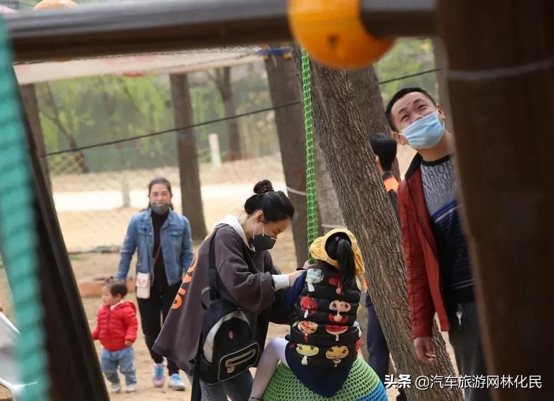 关注汽车旅游网公众号，免费游利山涧