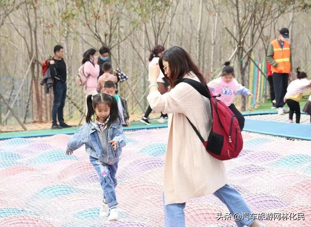关注汽车旅游网公众号，免费游利山涧