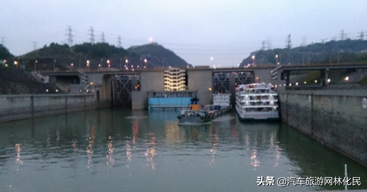 ：880元/人三峡襄阳精华四日游