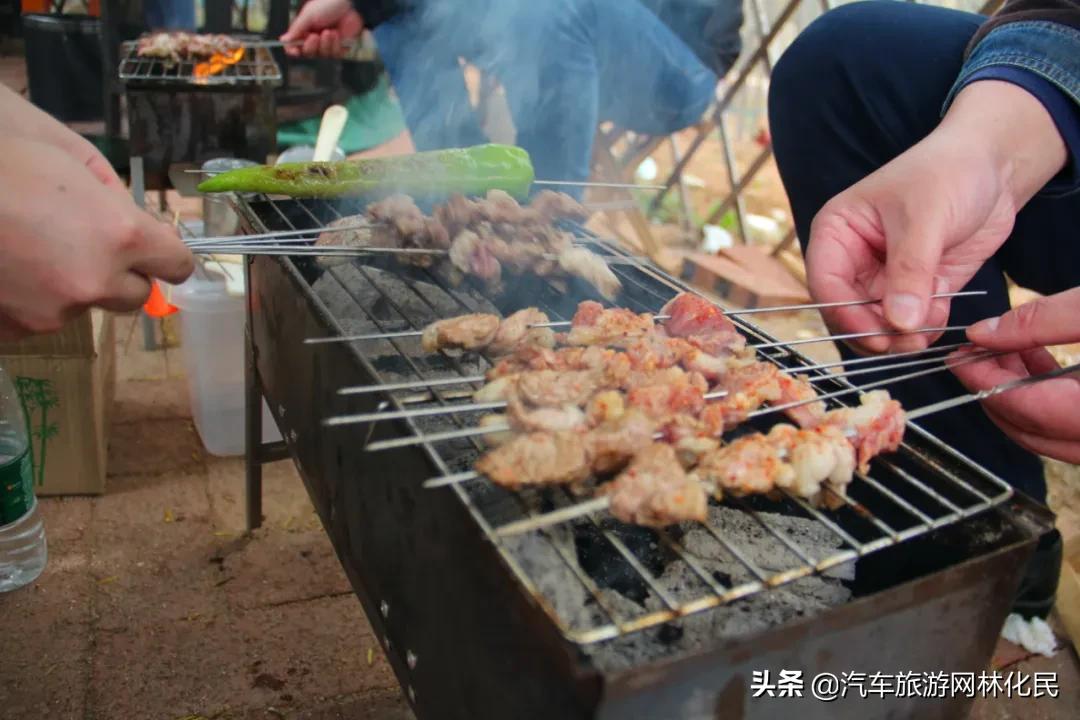关注汽车旅游网公众号，免费游利山涧