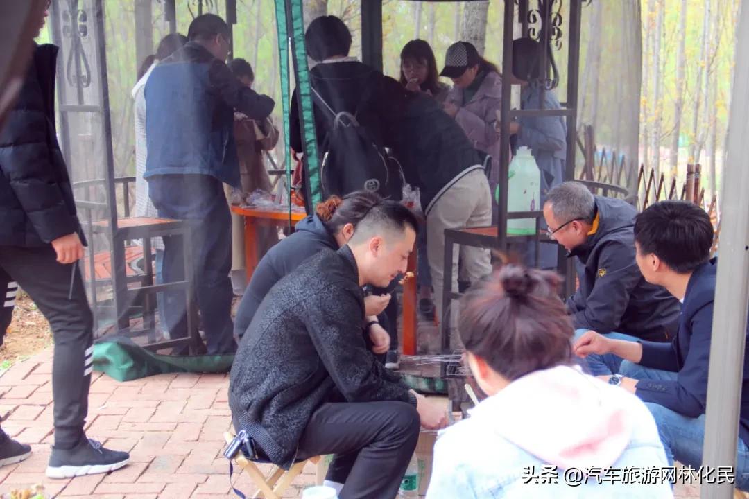 关注汽车旅游网公众号，免费游利山涧