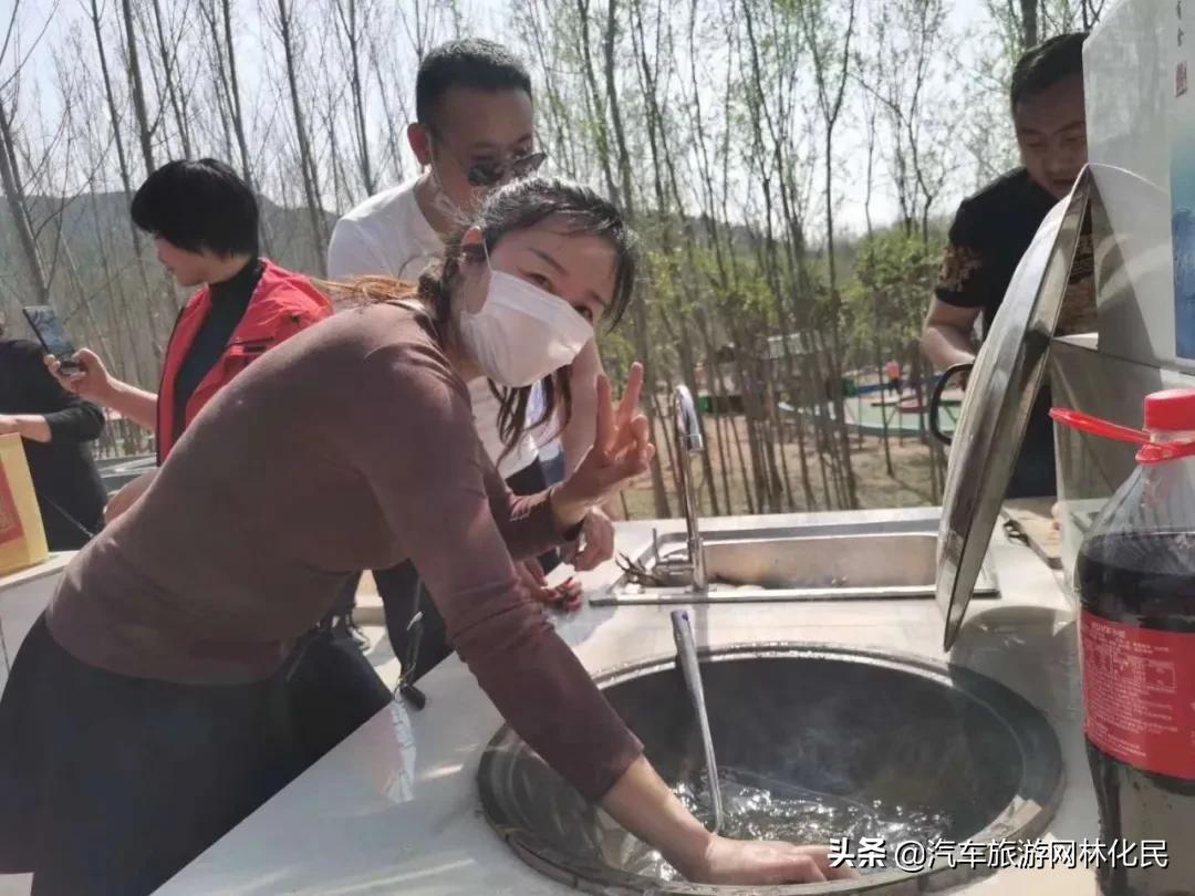 关注汽车旅游网公众号，免费游利山涧