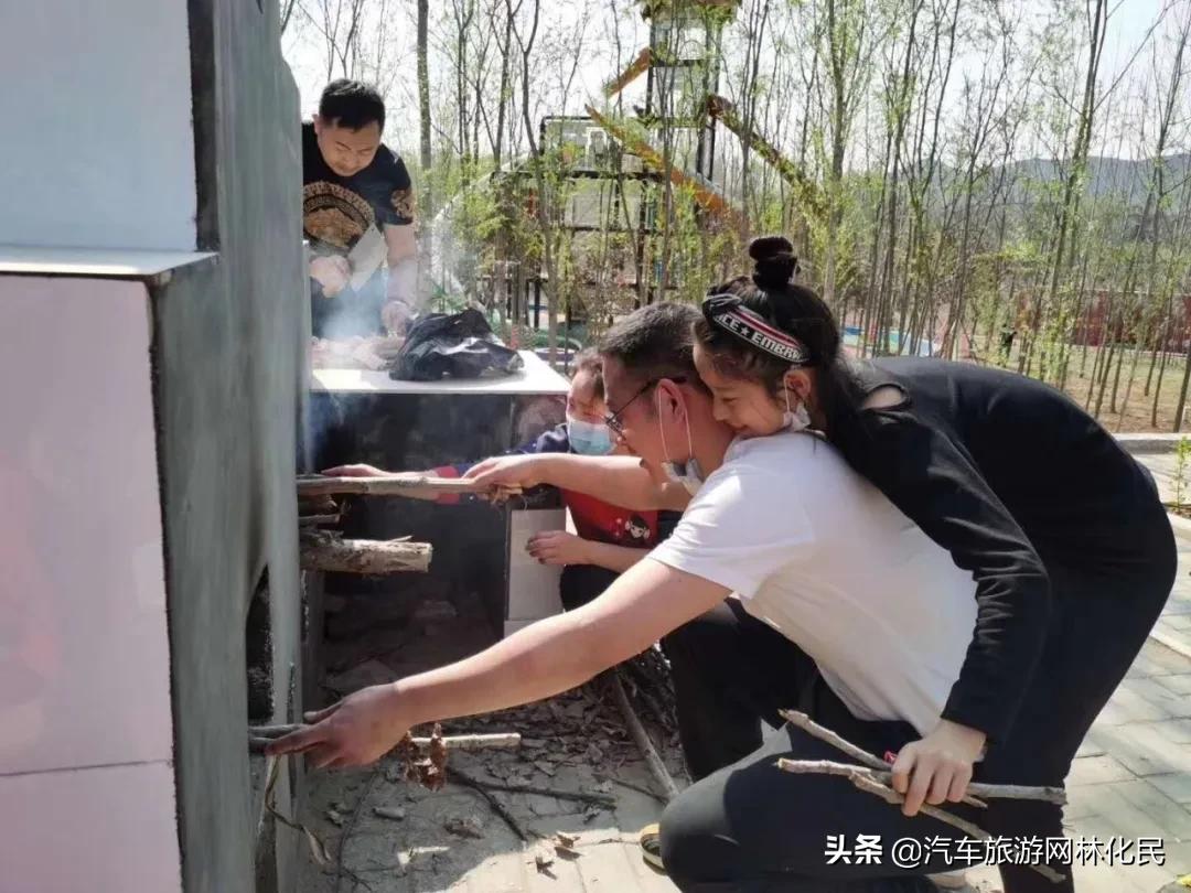 关注汽车旅游网公众号，免费游利山涧