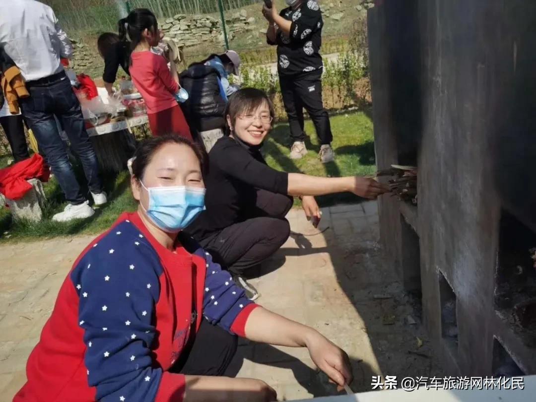 关注汽车旅游网公众号，免费游利山涧