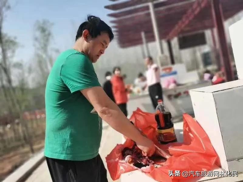 关注汽车旅游网公众号，免费游利山涧